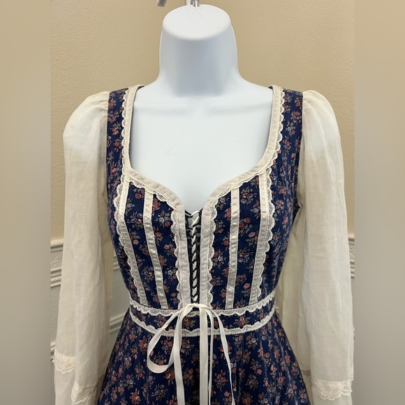 RARE Vintage Gunne Sax Prairie Dress Blue Floral Lace Peasant Cottagecore - Picture 2 of 8